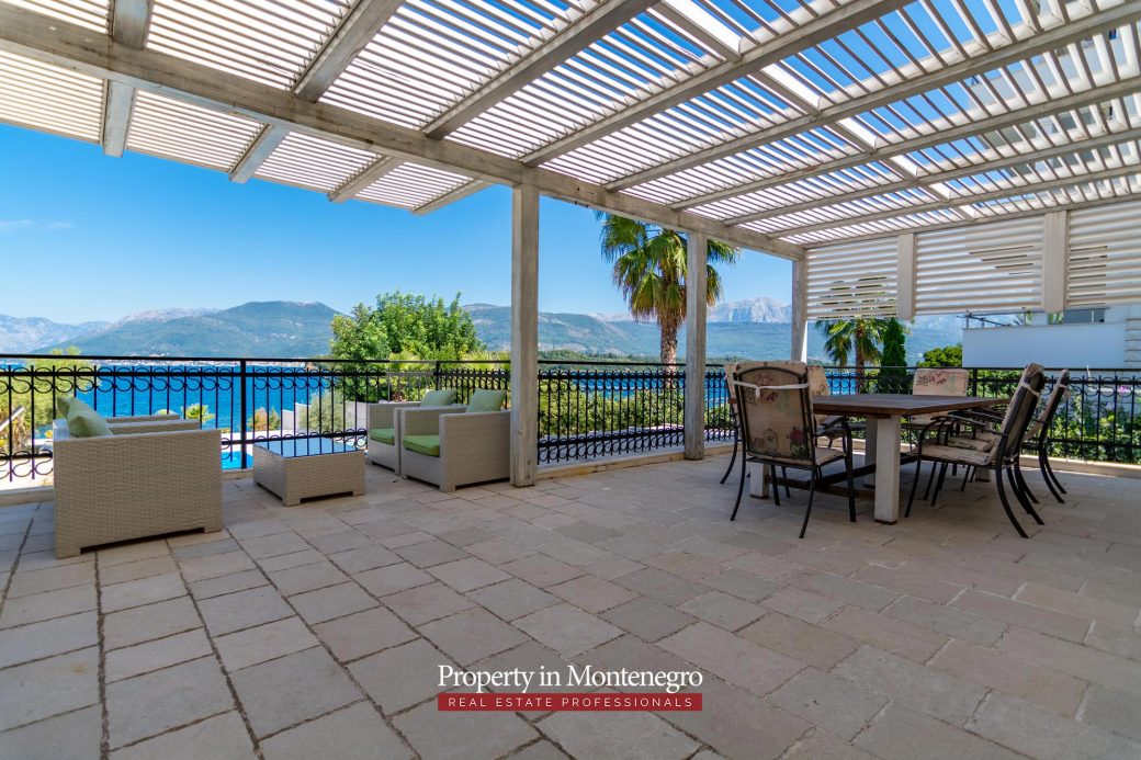 First line luxury villa for sale in Tivat