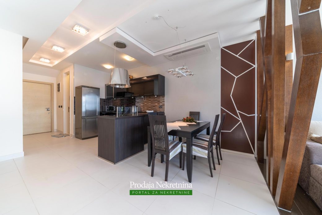 Penthouse for sale in Risan