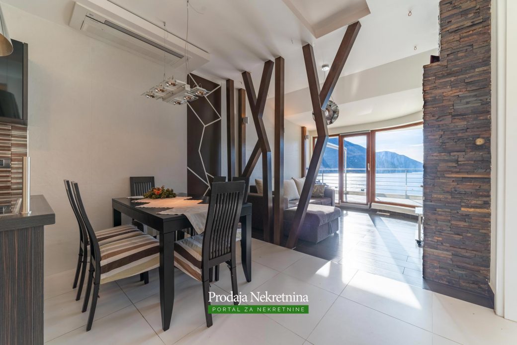 Penthouse for sale in Risan