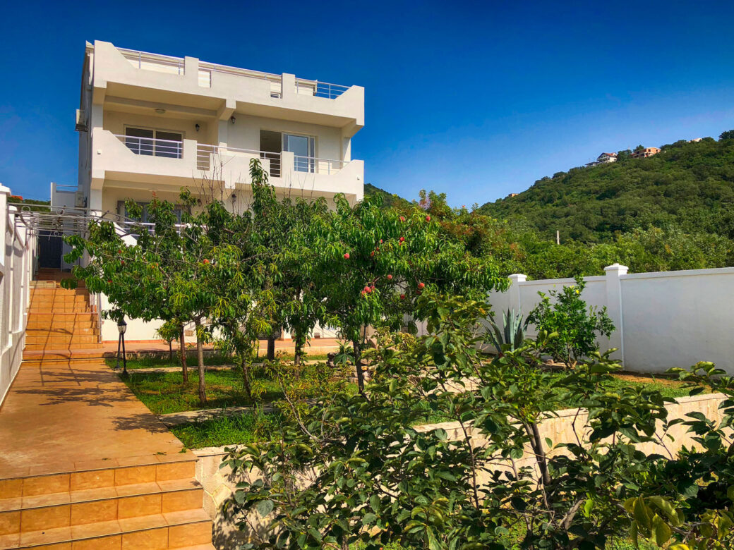 Seaview house for sale in Bar
