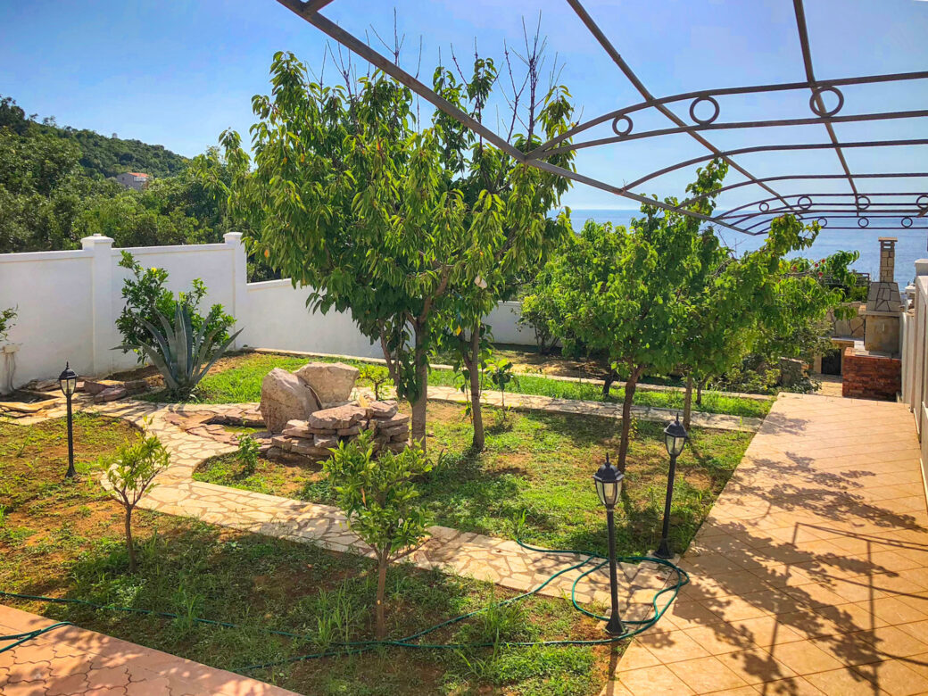 Seaview house for sale in Bar