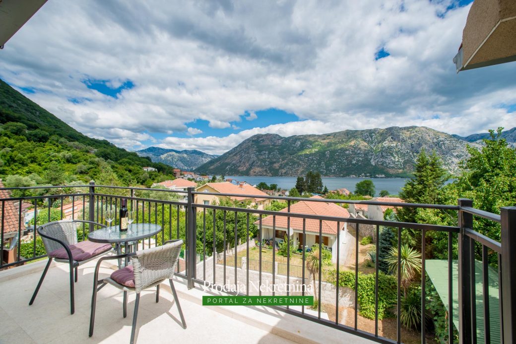 Luxury house for sale in Kotor