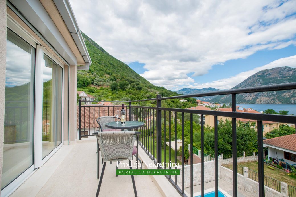 Luxury house for sale in Kotor