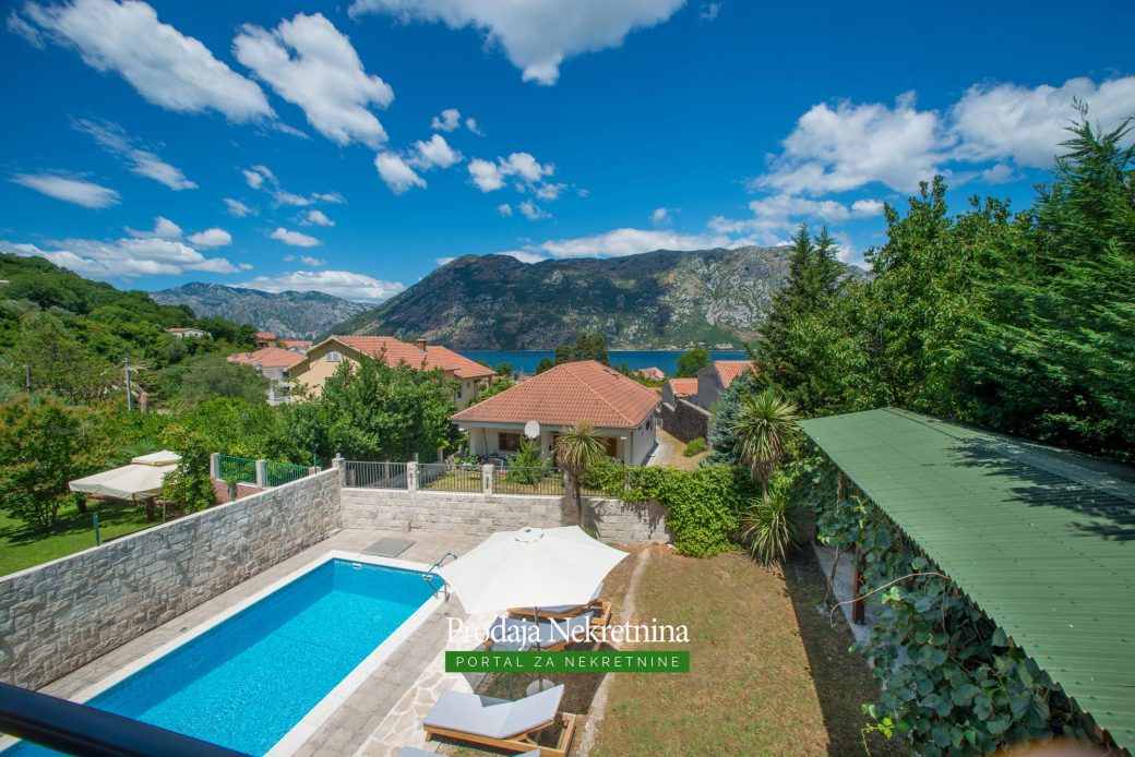 Luxury house for sale in Kotor