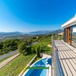 House with swimming pool for sale in Tivat