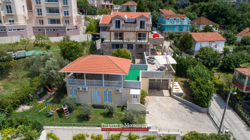 Villa for sale in Tivat