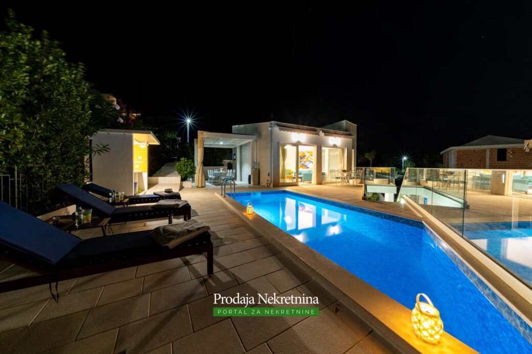 Luxury-villa-with-swimming-pool-for-sale-in-Budva (3)