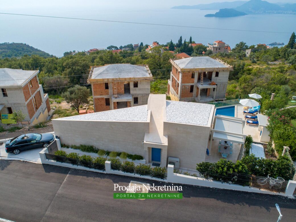 Luxury-villa-with-swimming-pool-for-sale-in-Budva (37)