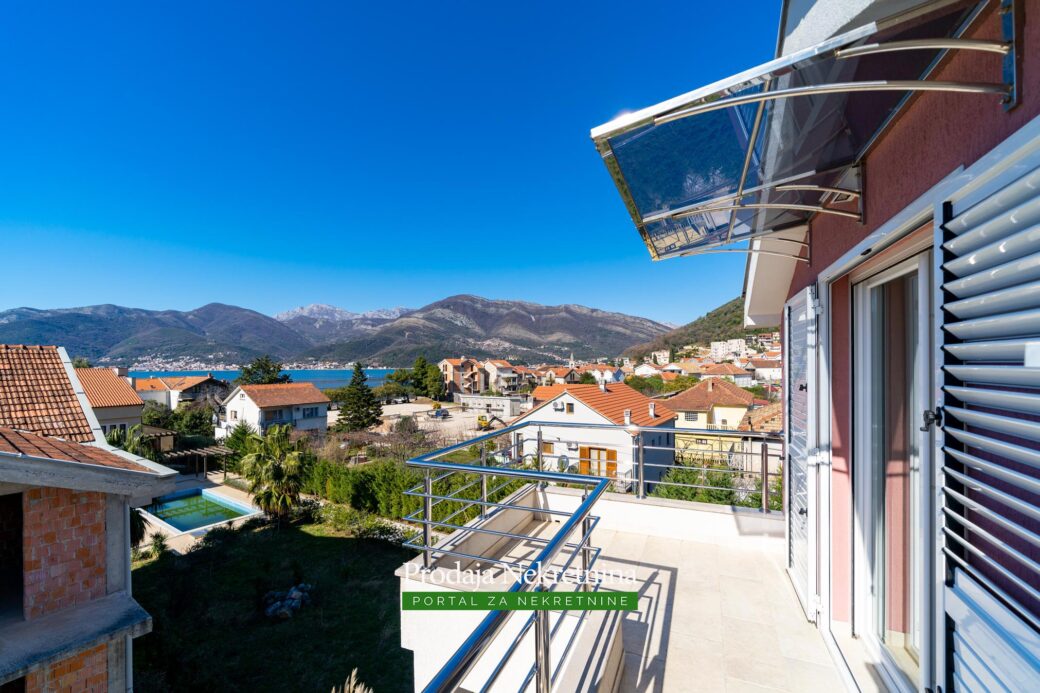 Three bedroom apartment in Tivat