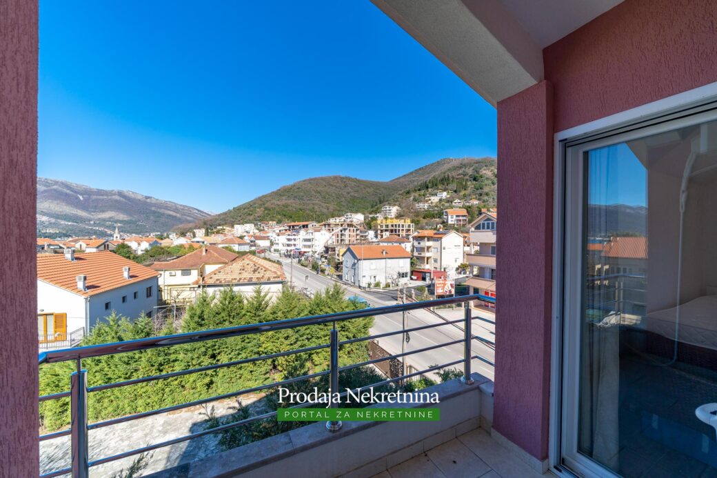 Three bedroom apartment in Tivat