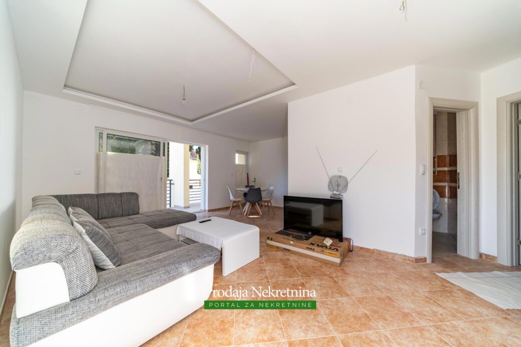 Two bedroom condo in Tivat