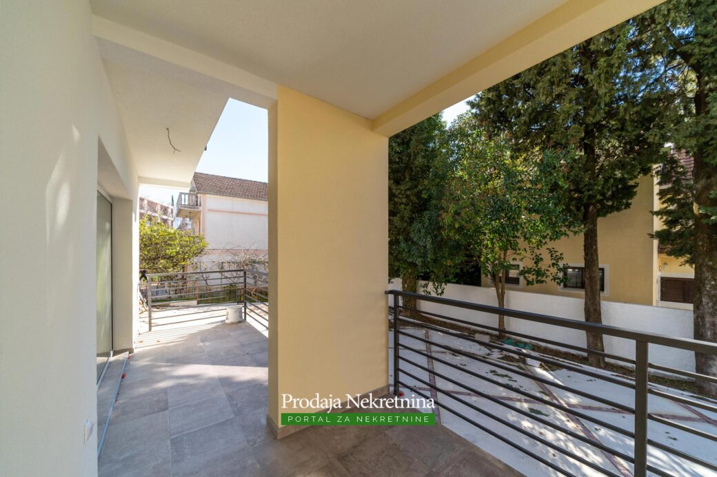 Two bedroom condo in Tivat