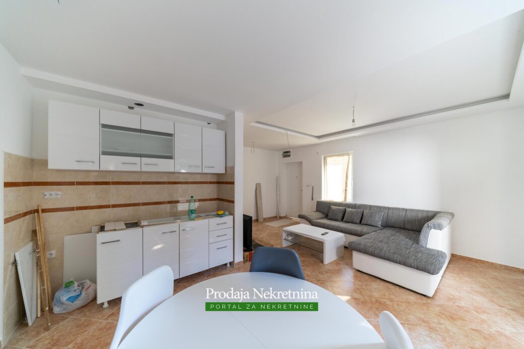 Two bedroom condo in Tivat