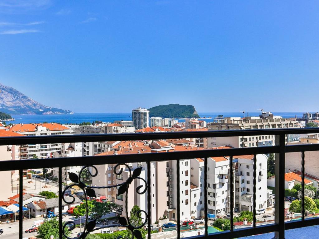 Two bedroom apartment in Budva