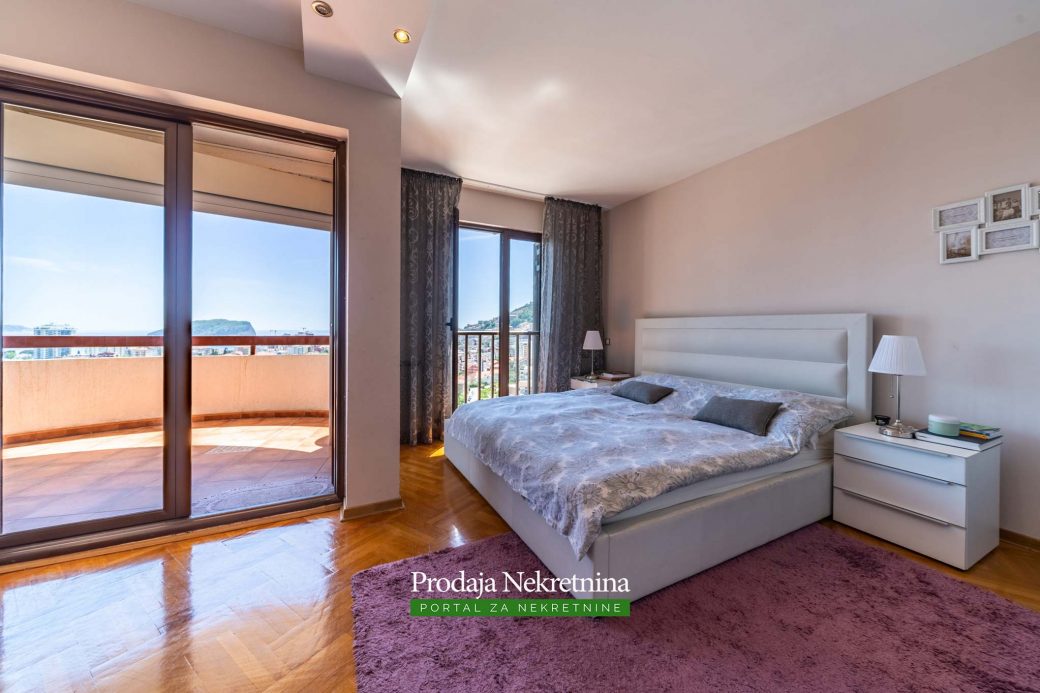 Luxury duplex for sale in Budva