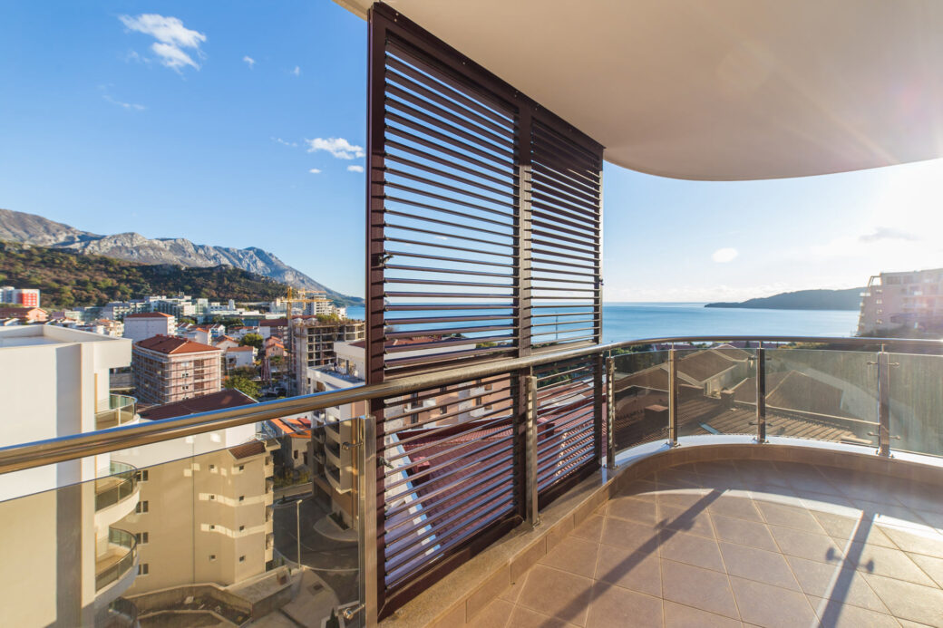 Seaview apartment in Budva