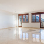 Seaview apartment in Budva