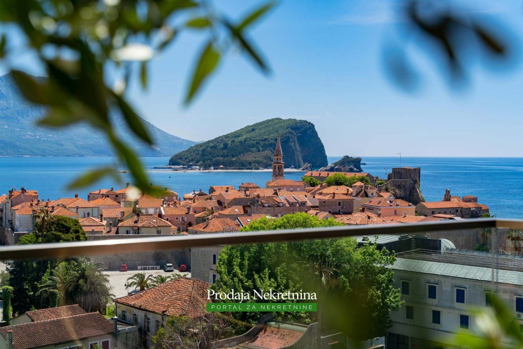 Luxury apartment in Budva