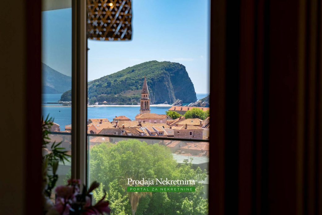 Luxury apartment in Budva