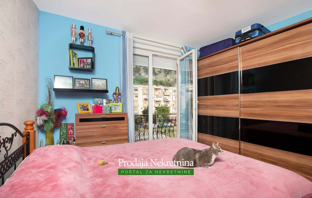 Prodaje se apartman u Dobroti