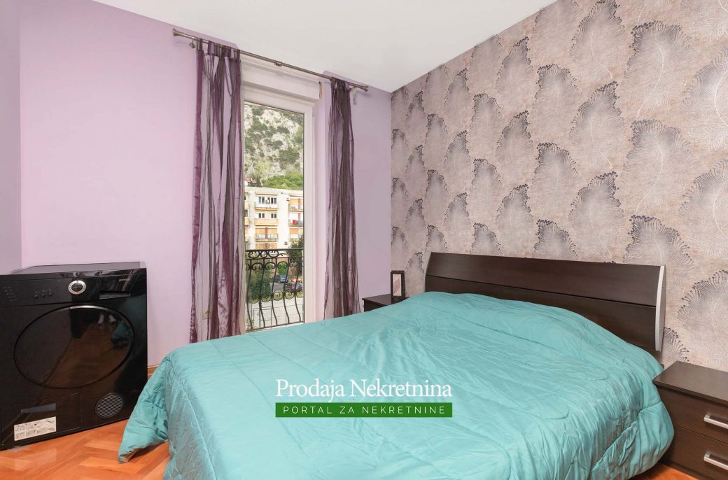 Prodaje se apartman u Dobroti