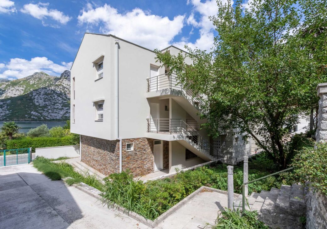 Studio for sale in Kotor Bay