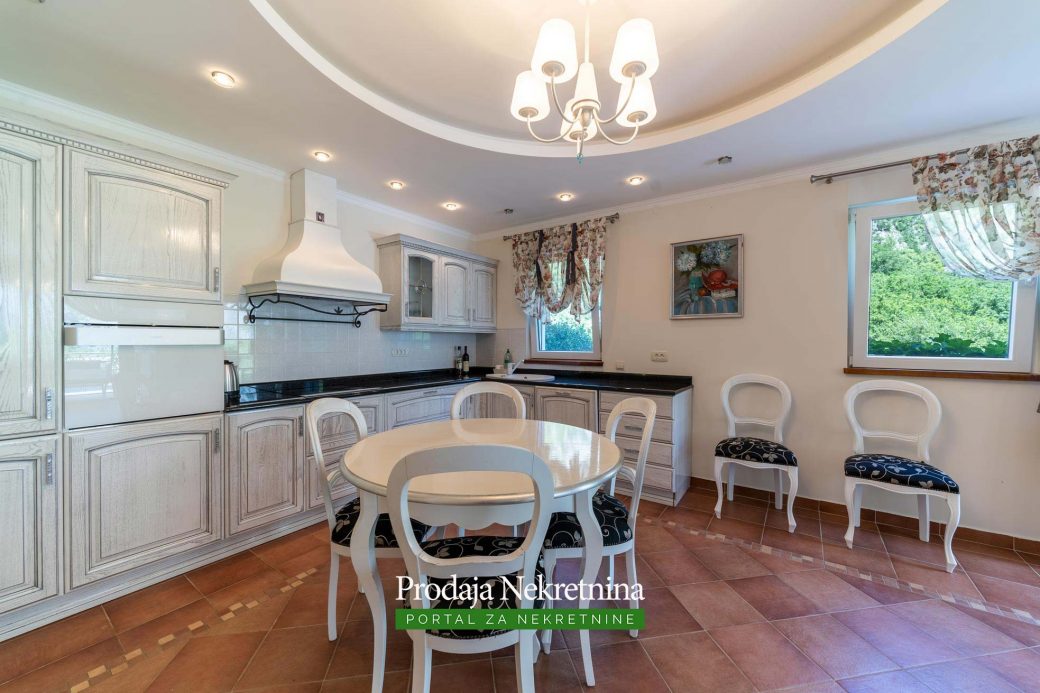 Three bedroom apartment in Kotor Bay