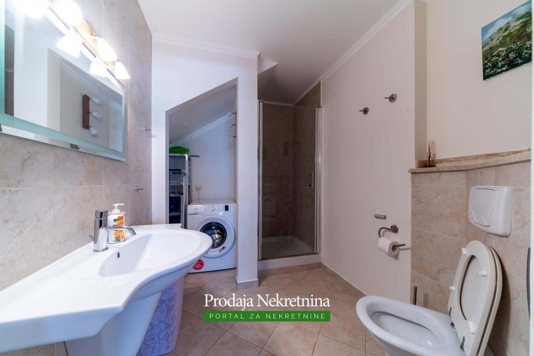 Three bedroom apartment in Kotor Bay