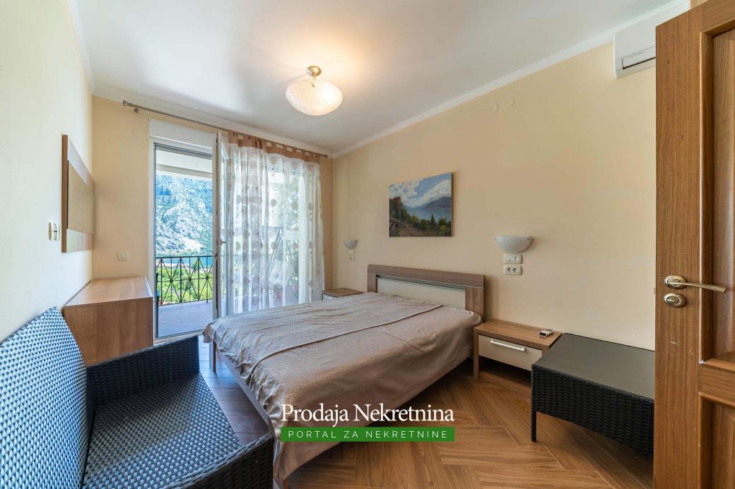 Three bedroom apartment in Kotor Bay