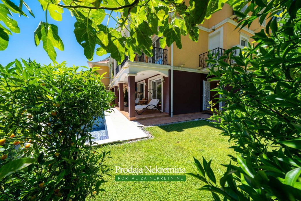 Three bedroom apartment in Kotor Bay