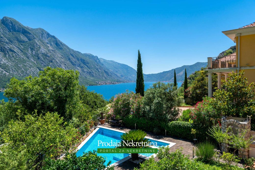 Three bedroom apartment in Kotor Bay