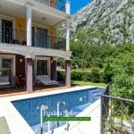 Three bedroom apartment in Kotor Bay