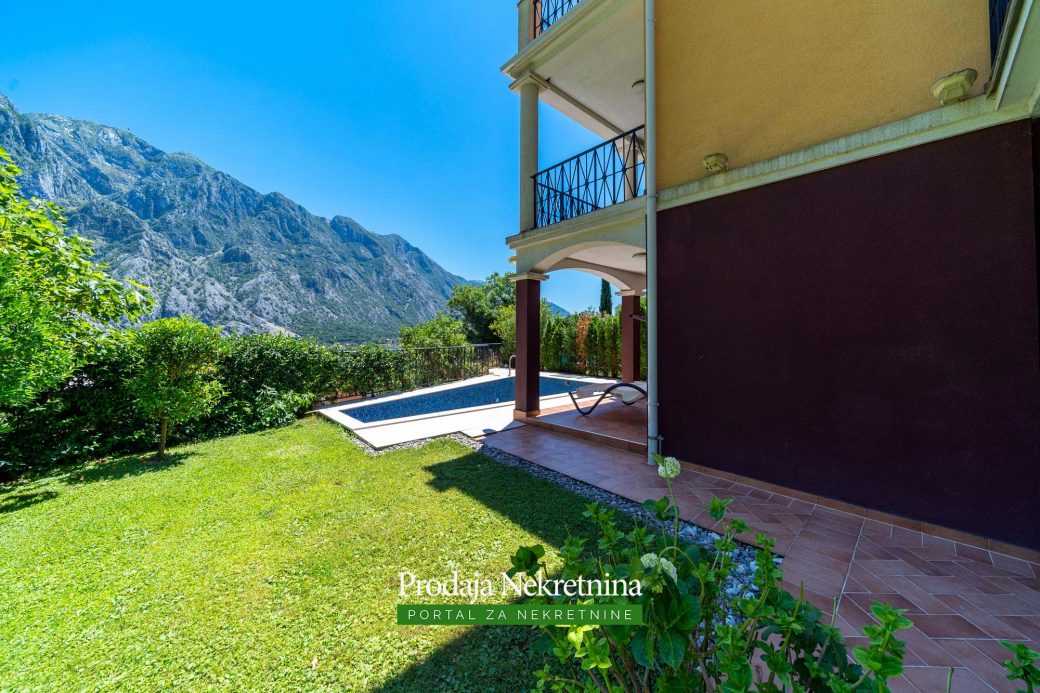 Three bedroom apartment in Kotor Bay