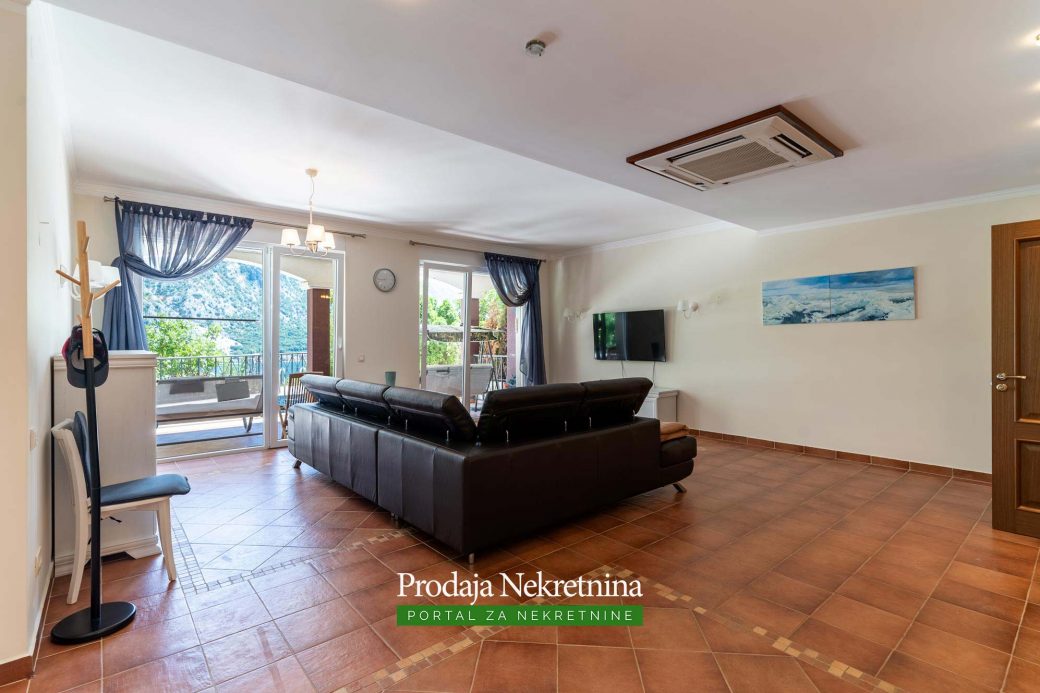 Three bedroom apartment in Kotor Bay