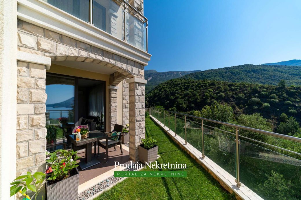 Three bedroom apartment for sale in Budva