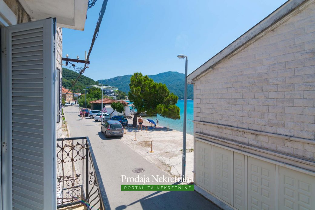 Second line house for sale in Herceg Novi
