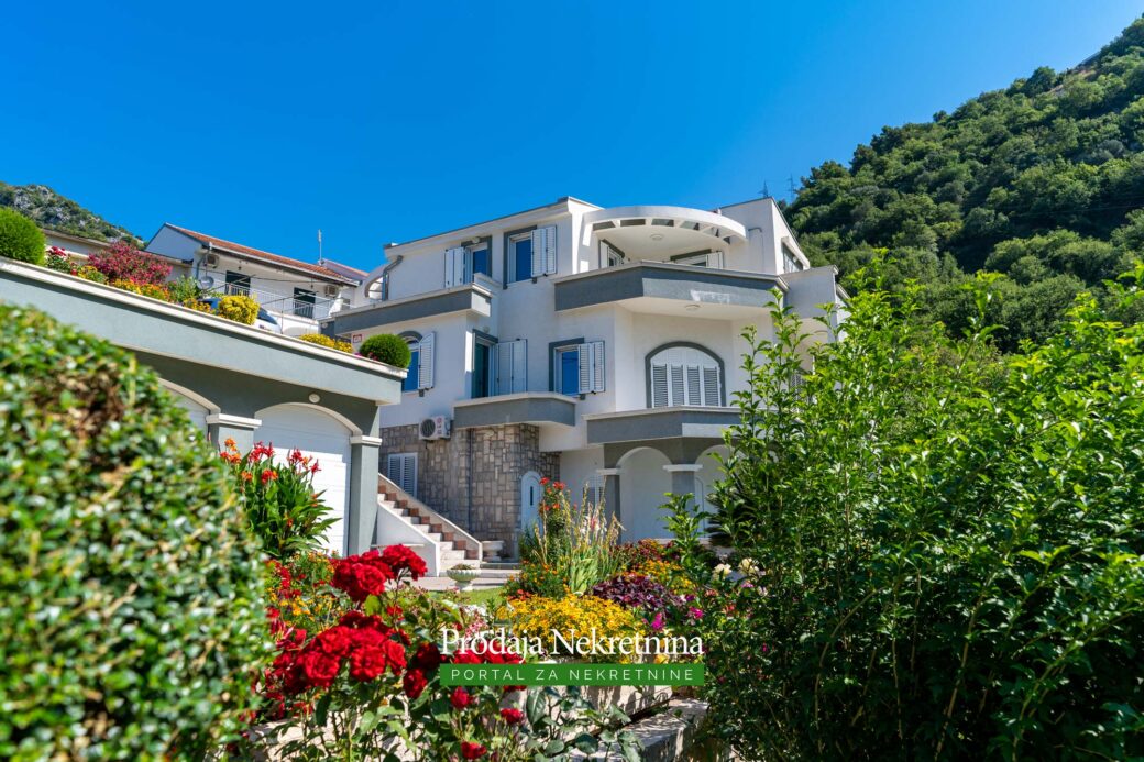 Villa for sale in Budva