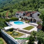 Villas-with-swimming-pool-for-sale-in-Bay-of-Kotor (11)