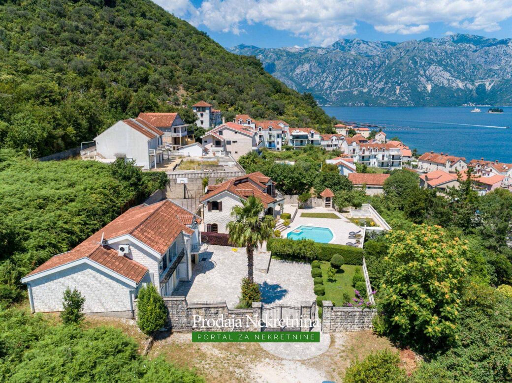 Villas-with-swimming-pool-for-sale-in-Bay-of-Kotor (13)