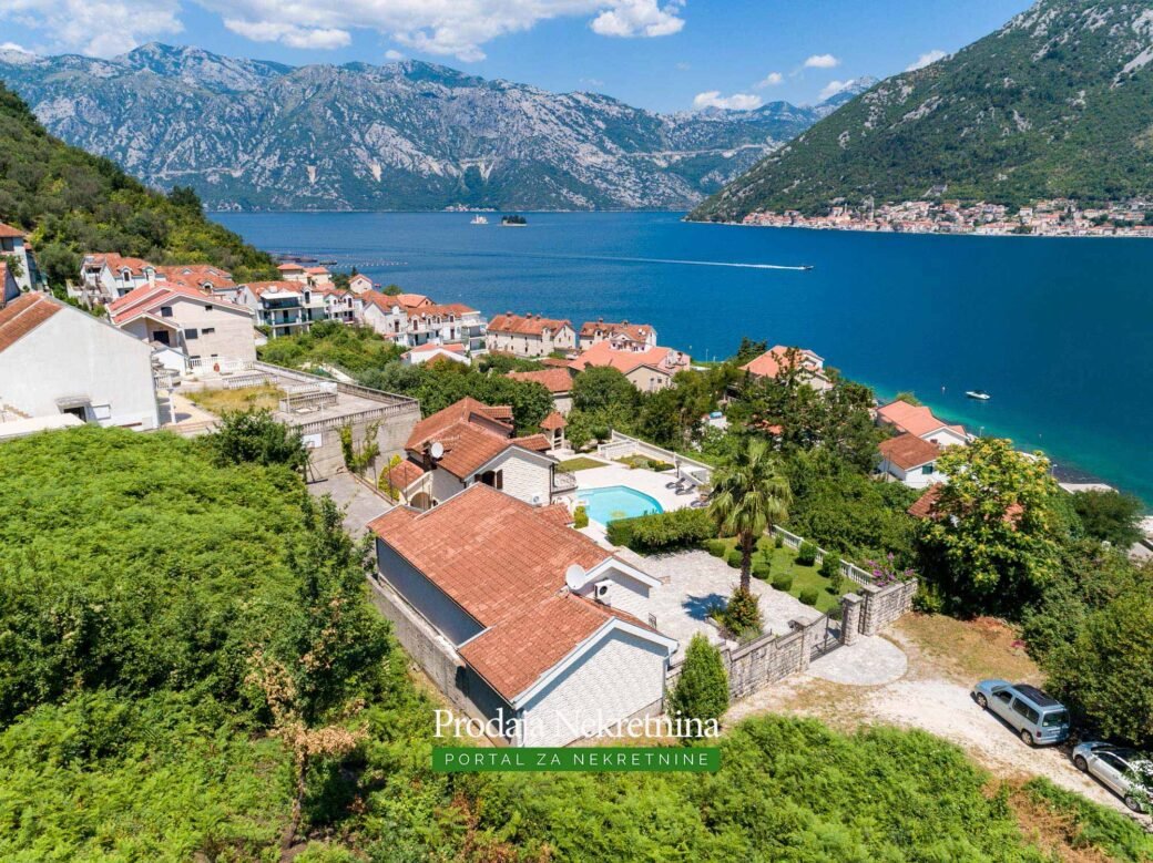 Villas-with-swimming-pool-for-sale-in-Bay-of-Kotor (17)