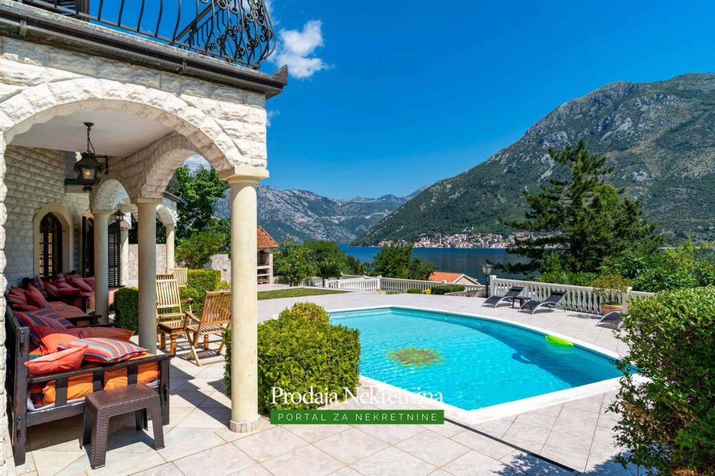 Villas-with-swimming-pool-for-sale-in-Bay-of-Kotor (2)