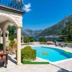 Villas-with-swimming-pool-for-sale-in-Bay-of-Kotor (2)