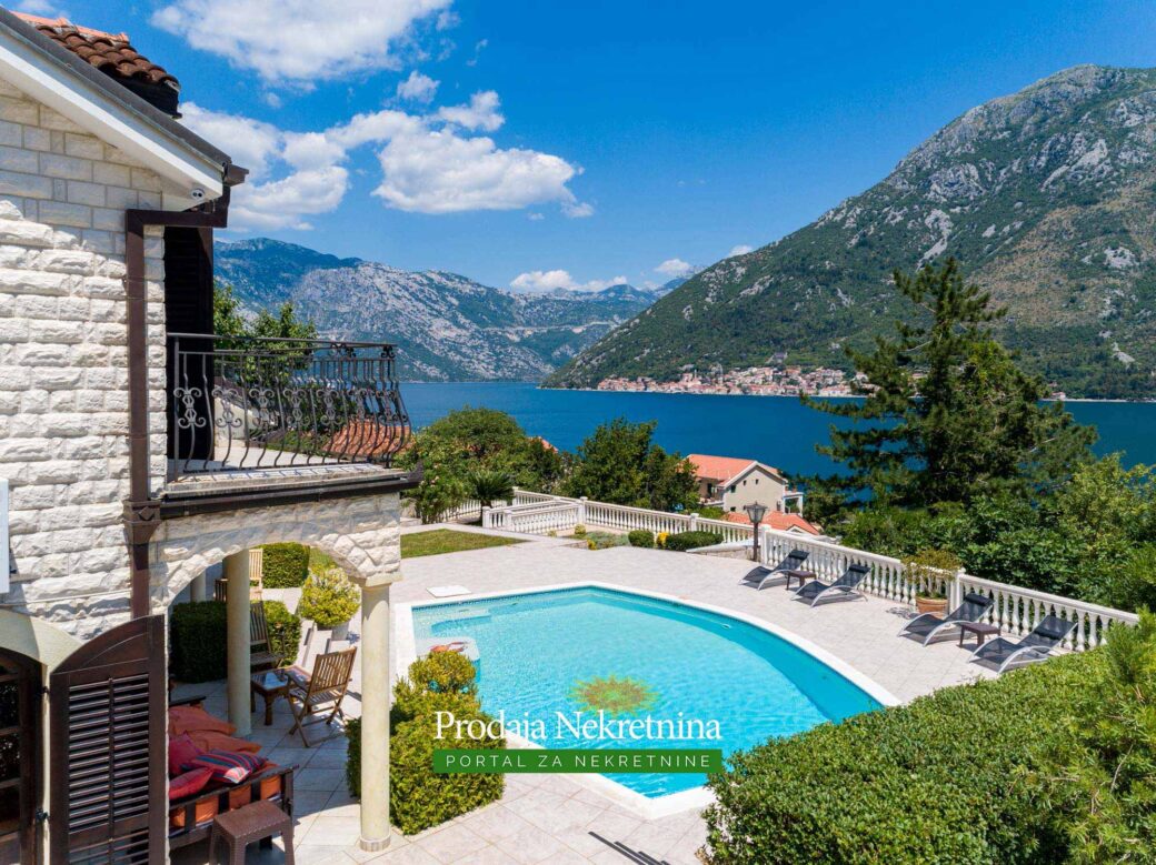 Villas-with-swimming-pool-for-sale-in-Bay-of-Kotor (21)