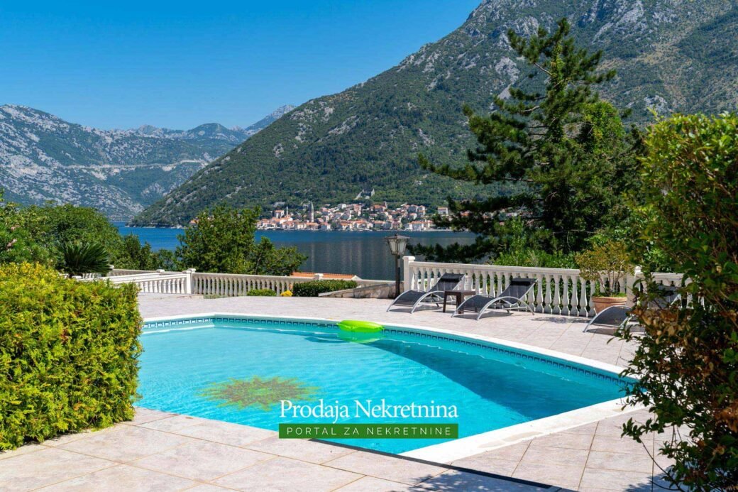 Villas-with-swimming-pool-for-sale-in-Bay-of-Kotor (22)