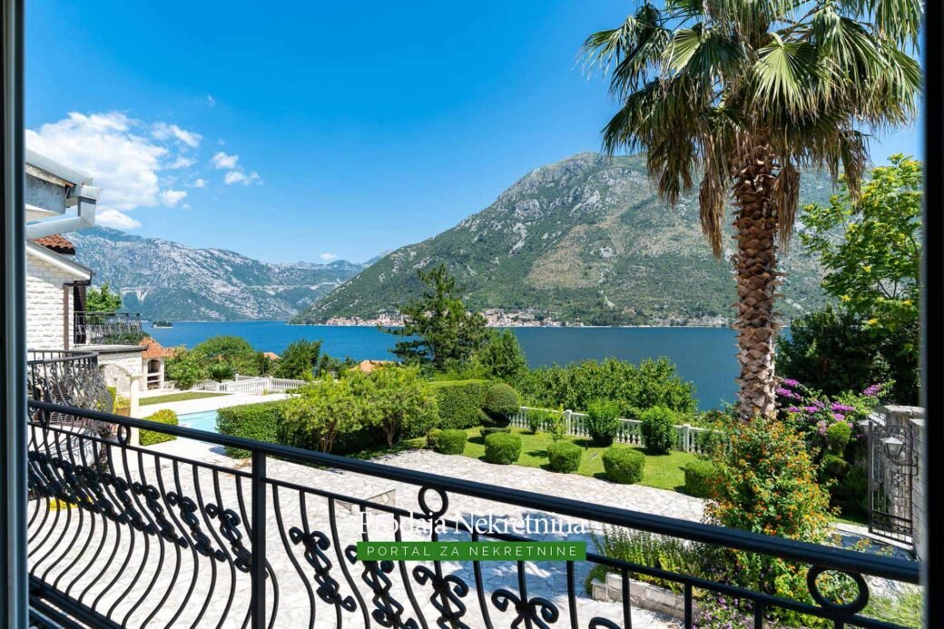 Villas-with-swimming-pool-for-sale-in-Bay-of-Kotor (8)