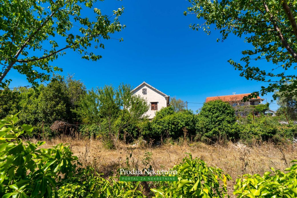 Land for sale in Lustica