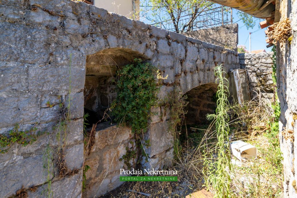 Land for sale in Lustica