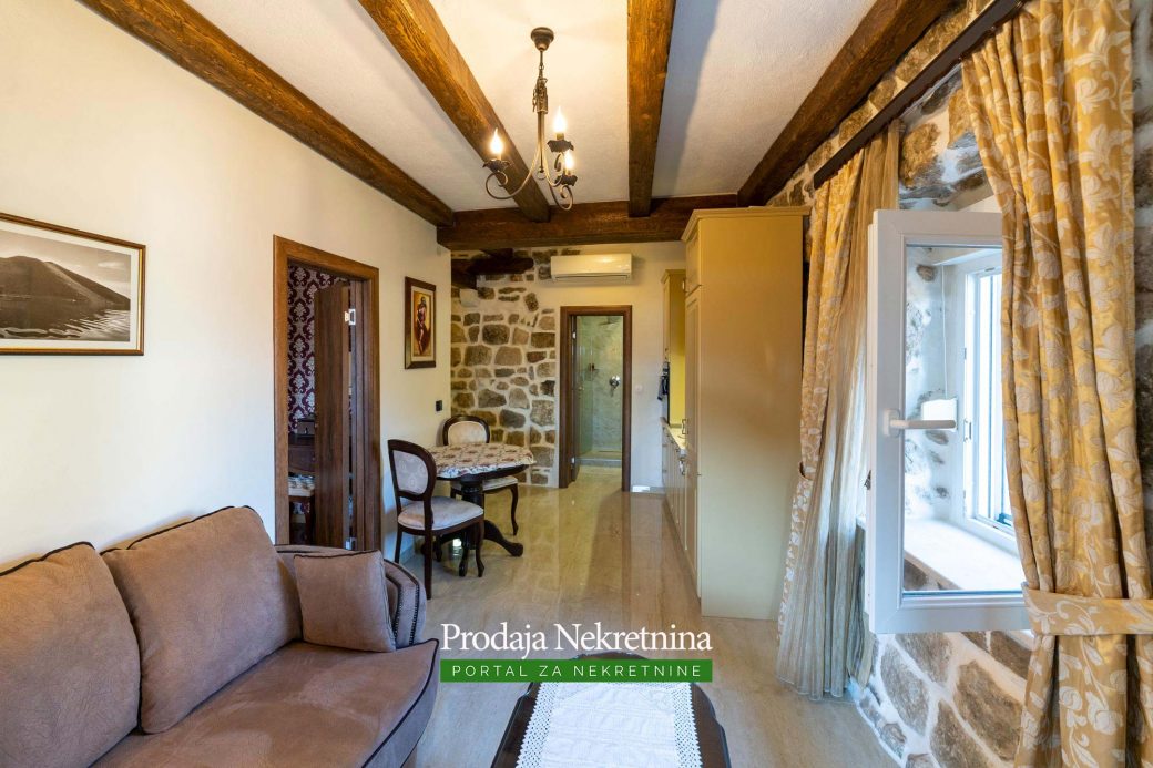 Apartment for sale in Perast