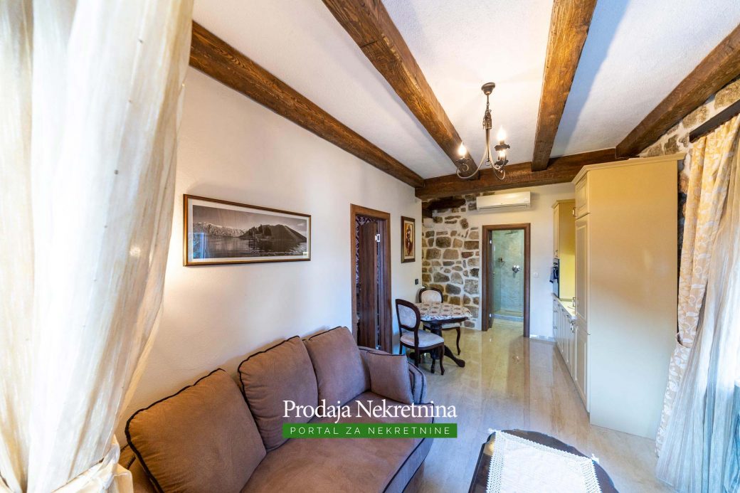 Apartment for sale in Perast