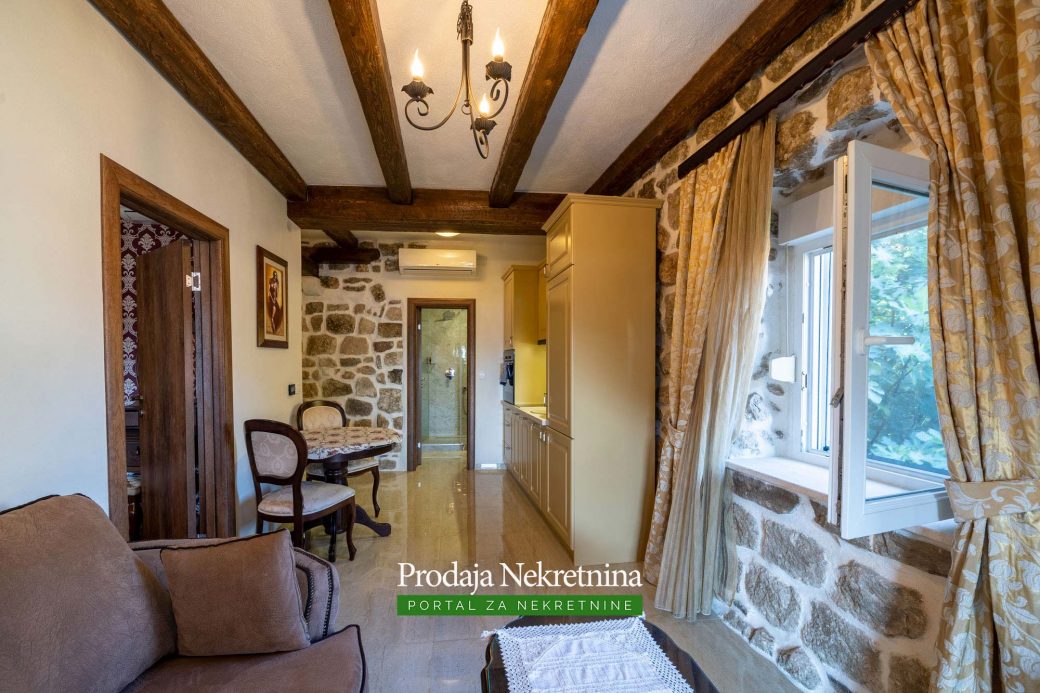 Apartment for sale in Perast